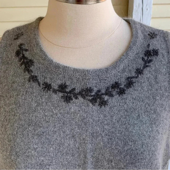 Fashion Bug Angora Rabbit Hair Blend Sweater Gray Embroidered Plus Size 18 20 - Picture 4 of 7
